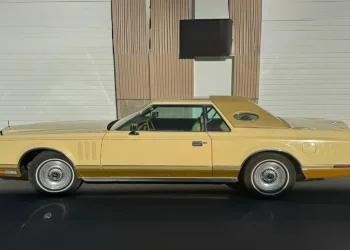AutoHunter Spotlight: 1977 Lincoln Continental Mark V